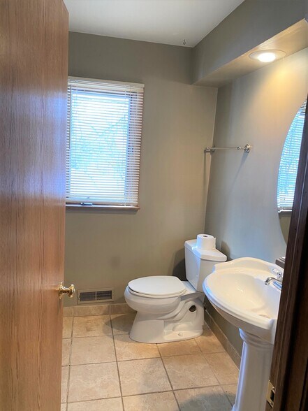 Building Photo - 5209 Lee Way
