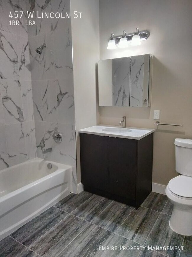 Building Photo - 1 Bedroom/ 1 Bathroom Apartments