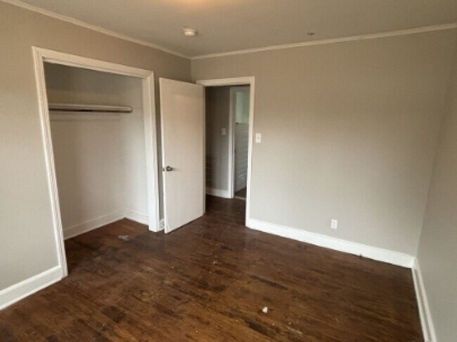 Building Photo - Newly Rennovated