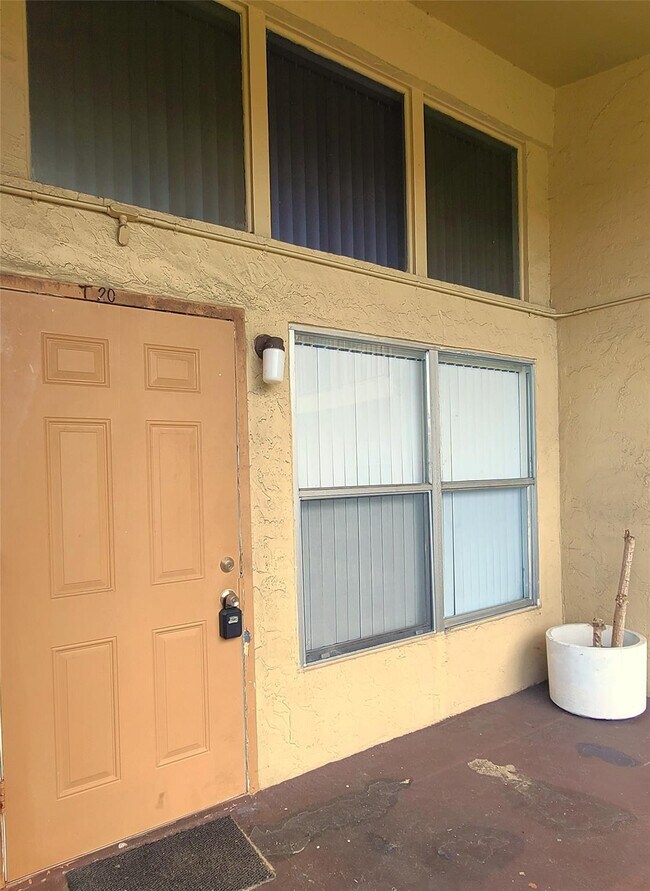 Building Photo - 4121 NW 26th St