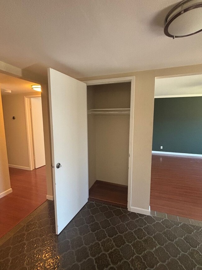 Building Photo - Lovely 3-Bedroom, 2-Bath Home in Desirable...