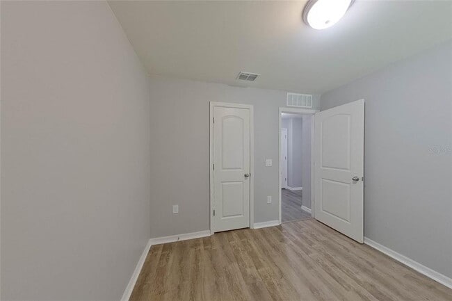 Building Photo - 2103 Roosevelt Ave