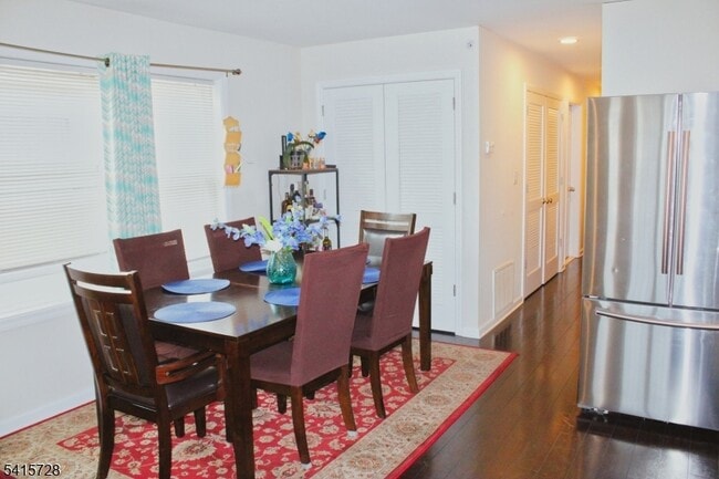 Building Photo - 1171 Chestnut St