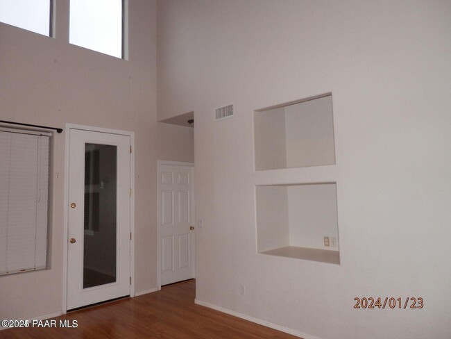 Building Photo - 7007 E Lantern Lane East