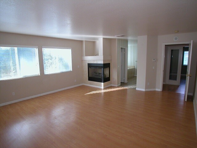 Building Photo - WOW! Great Eastlake Trails Former Model Home