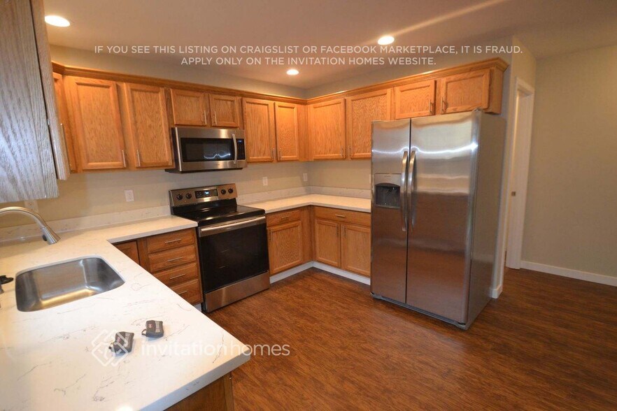 Building Photo - 13411 11th Pl W