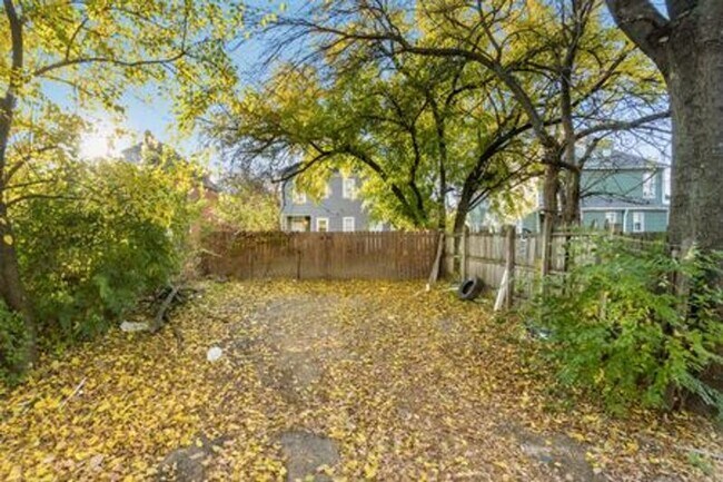 Building Photo - 360 N Garfield Ave