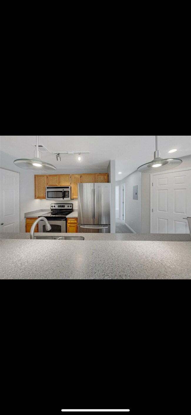 Building Photo - 8651 E Dry Creek Rd