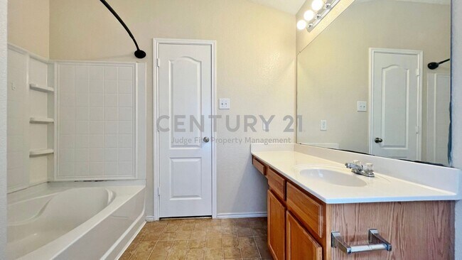 Building Photo - Lovely 3/2/2 in Fort Worth For Rent!