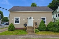 Building Photo - 302 Turner St