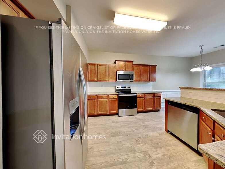 Building Photo - 5871 Apple Grove Rd NE