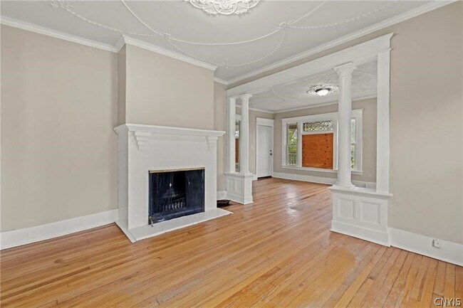 Building Photo - 1522 S State St