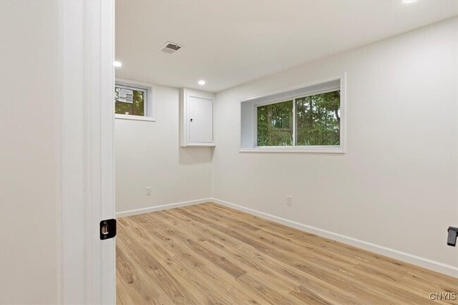 Building Photo - 7377 Merriman Rd