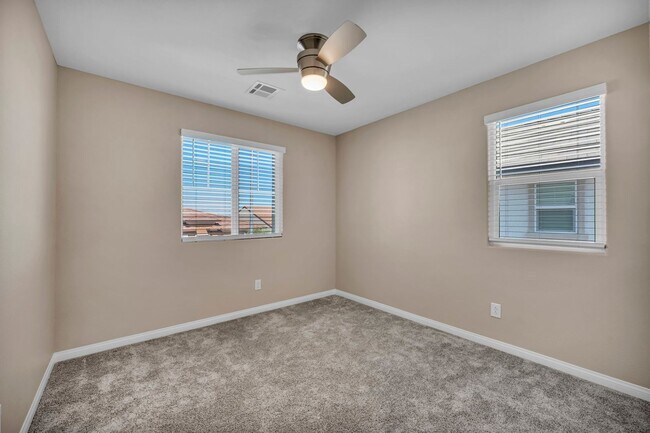 Building Photo - 688 Monroe Hl Pl