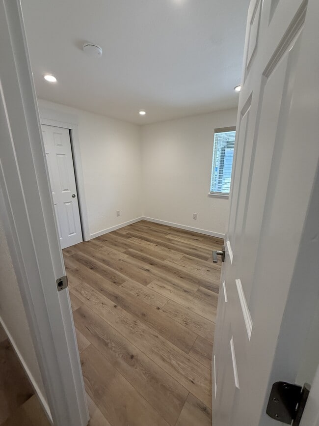 Building Photo - 2853 Tahitian Ave