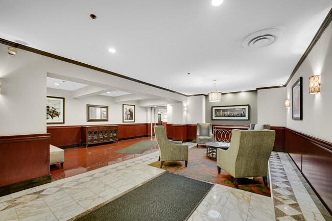 Building Photo - 40 E 9th St