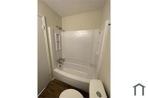 Building Photo - Room in Duplex on Glendale Ct