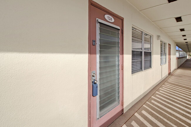 Building Photo - 124 Preston Way