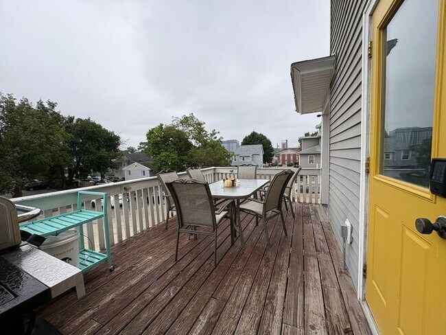 Building Photo - $5,400 | 7 Bedroom, 5 Bathroom Single Family Home | No Pets* | Available for August 1st, 2027 Mov...