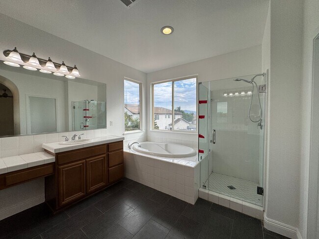 Building Photo - Spacious 6-Bedroom Estate in the Heart of Eastvale