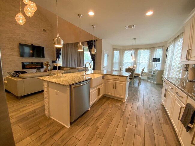 Building Photo - 456 Turning Stone