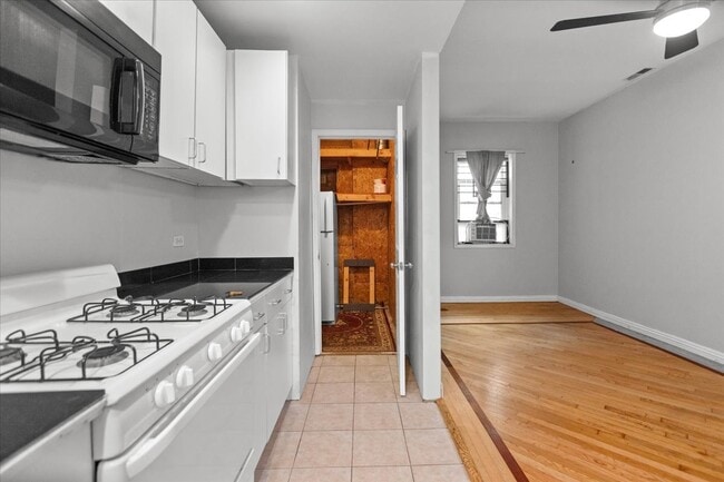 Building Photo - 2610 W Rice St