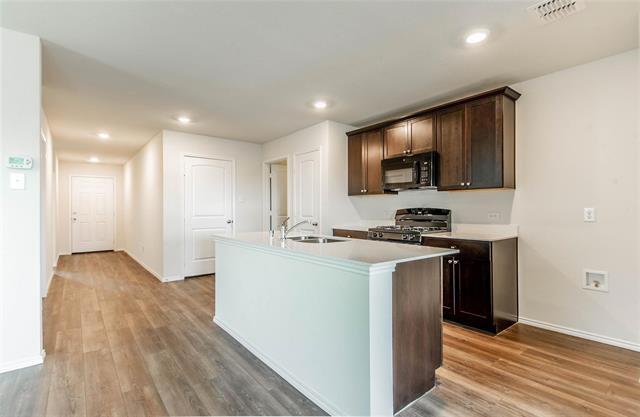Building Photo - 305 Laurenbrooke Dr