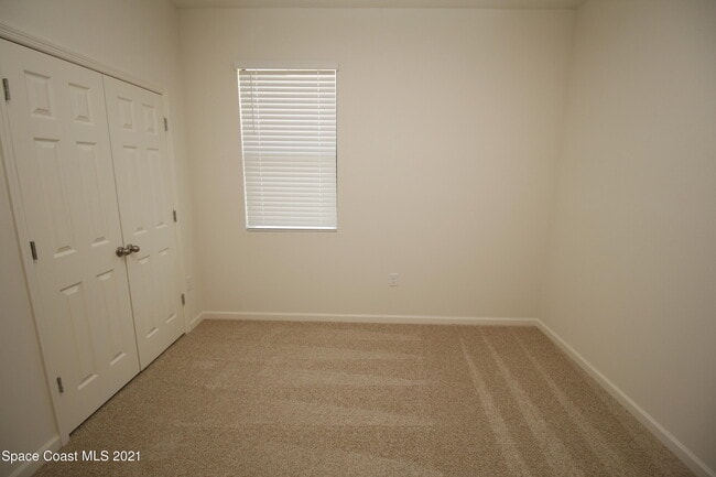 Building Photo - 708 Acadia Ct SE