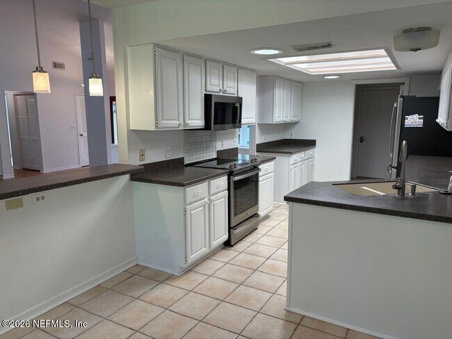 Building Photo - 4804 Otter Creek Ln