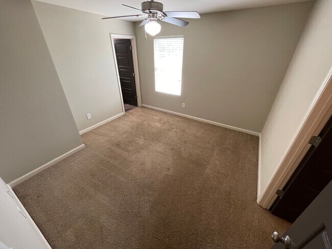Building Photo - PRE-LEASING FOR AUGUST 2026!