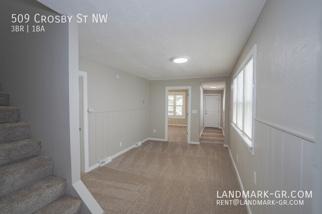 Building Photo - 509 Crosby St NW