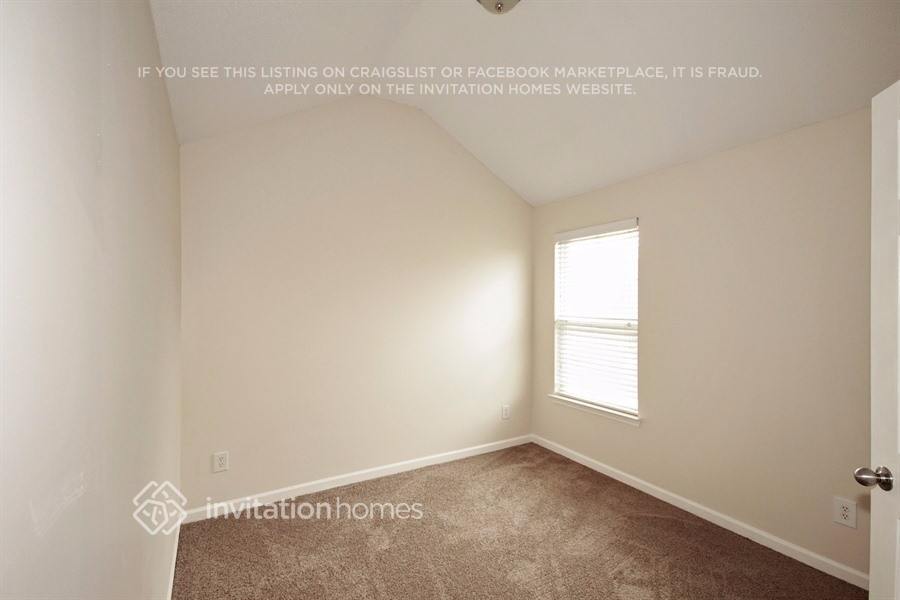Building Photo - 5904 Bluegrass View