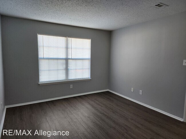 Building Photo - 2 br, 1 bath House - 610 CROWS NEST COURT
