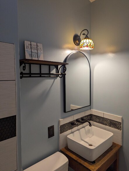 Building Photo - 4450 Pine Island Rd