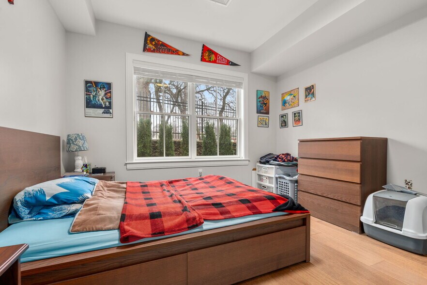 Building Photo - 475 Lagrange St