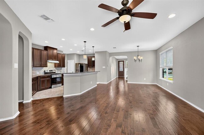 Building Photo - 1049 Clove Hitch Dr