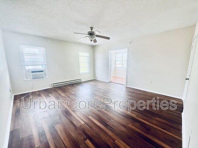 Building Photo - 1725 5th St N