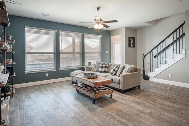 Building Photo - 1202 Alderwood Dr