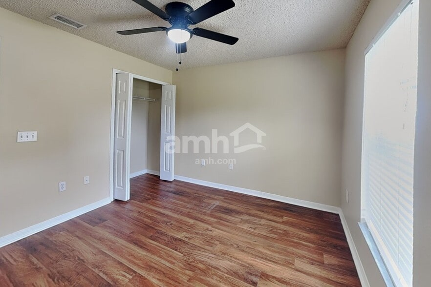 Building Photo - 224 Sawyerwood Pl
