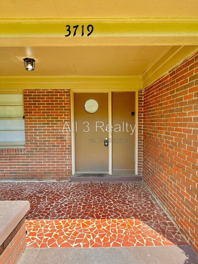 Building Photo - 3719 Bridlewood Dr
