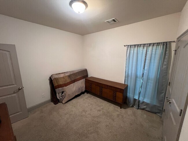 Building Photo - 18063 River Landing Dr