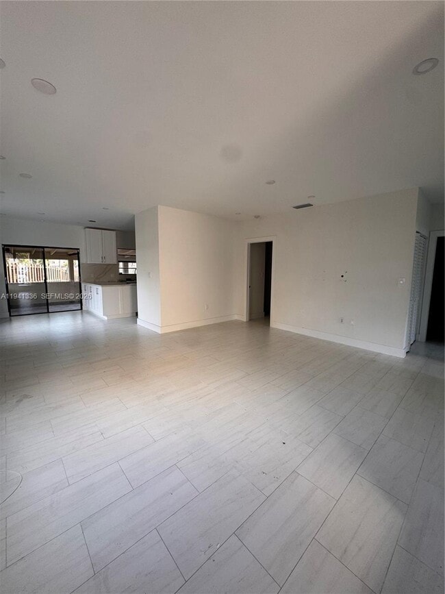 Building Photo - 13528 SW 9th Ln