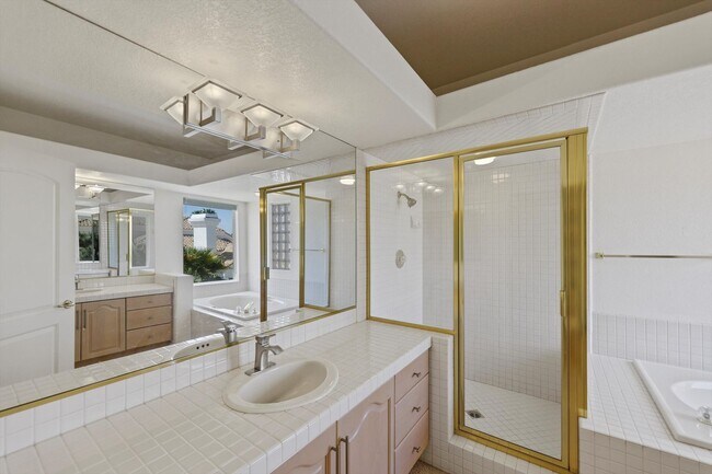 Building Photo - 8133 Horizon Lake Dr