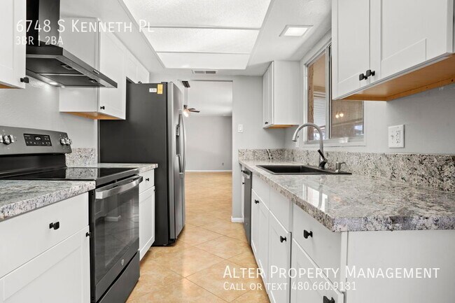 Building Photo - 6748 S Kenneth Pl