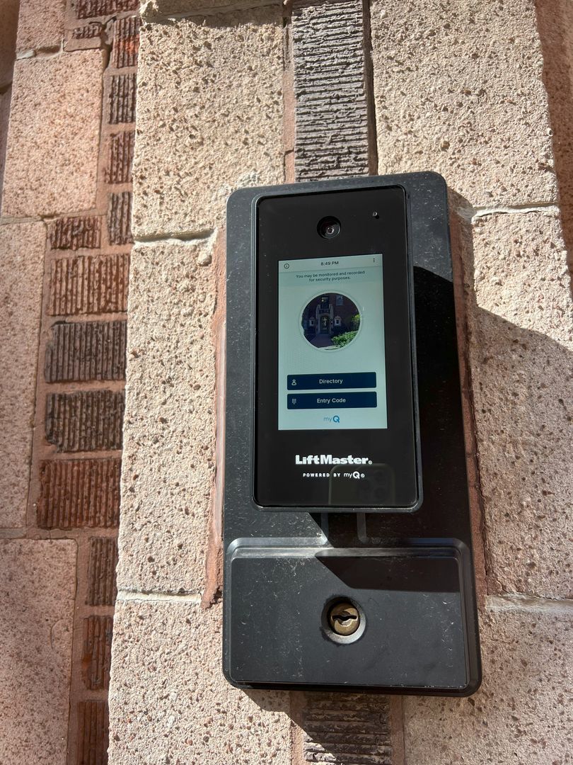 Building Photo - 4415 N Hamilton Ave