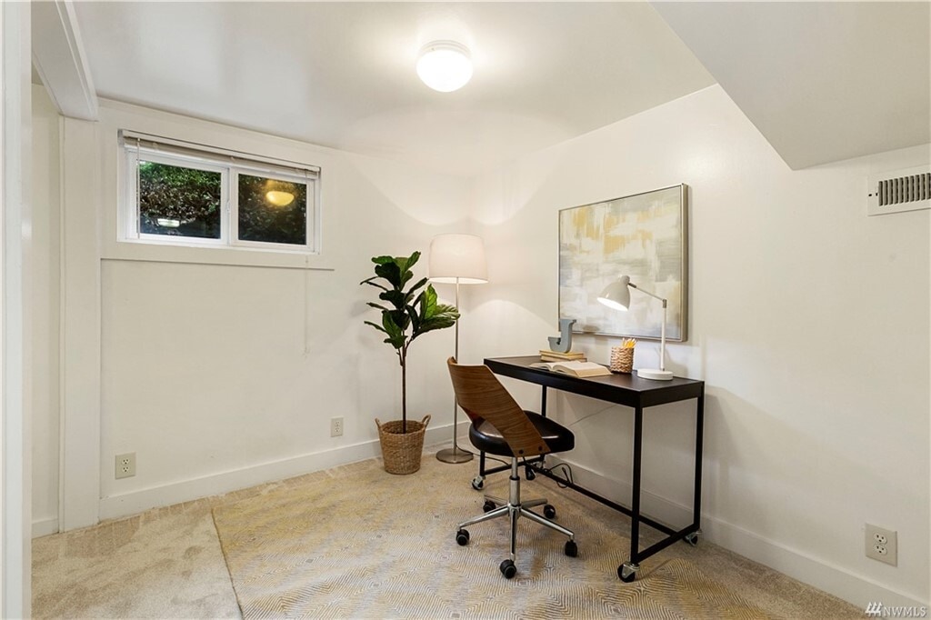 Building Photo - 5511 Brooklyn Ave NE