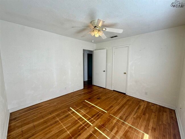 Building Photo - 4354 Cunningham Dr