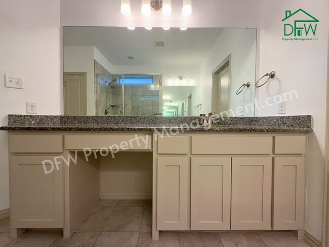 Building Photo - 3 Bed/2.5 Bath Home for Lease in Arlington – 2 Living Areas, Pool, Courts & Trails Nearby!