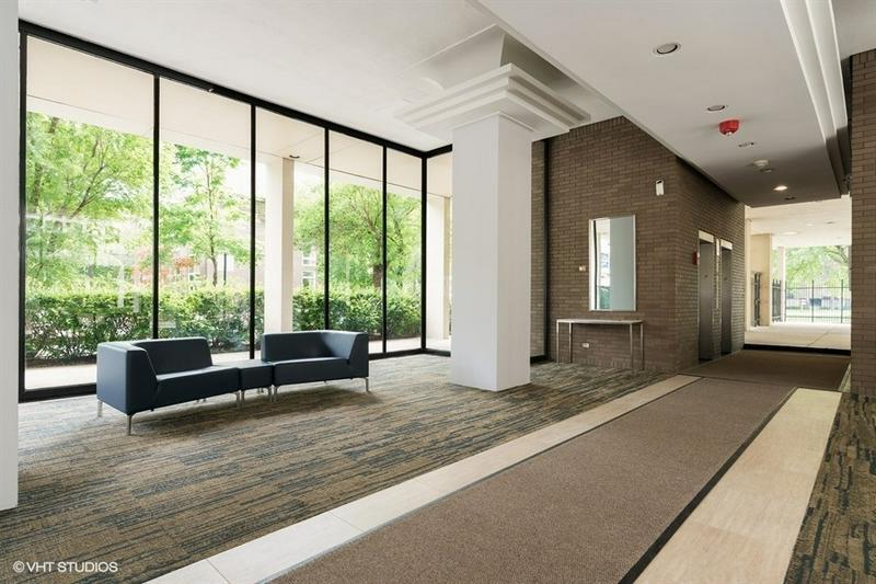Building Photo - 1400 E 55th Plz