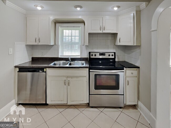 Building Photo - 1337 S Hairston Rd